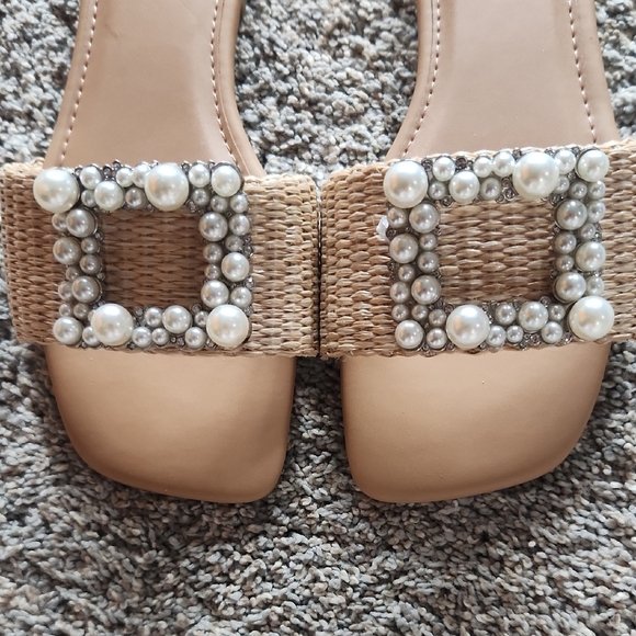 Moda Tan Sandals with Crystal Embellishments - Picture 6 of 6